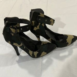 New Camo Sexy Shoes Size 5 1/2 👠